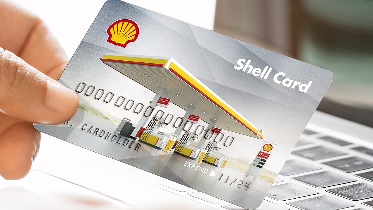Putting a Shell fuel card into the card reader
