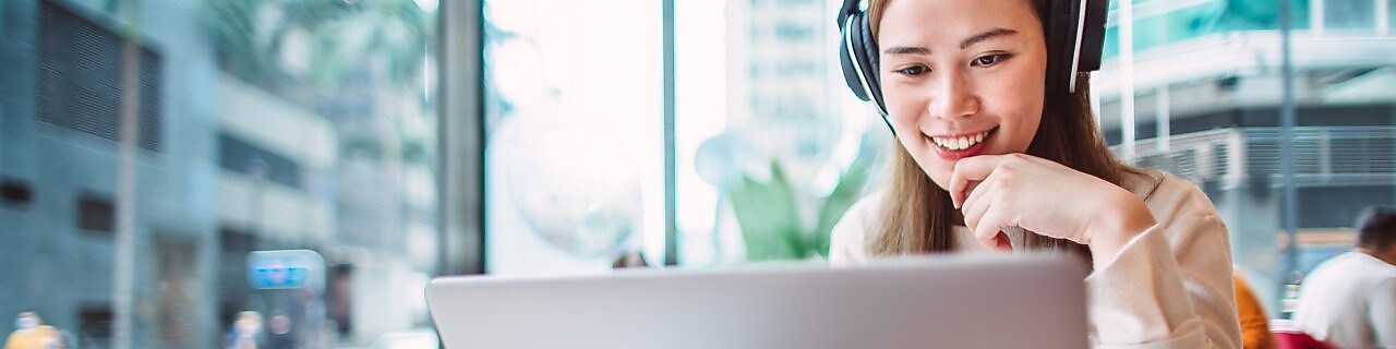 Women working on laptop