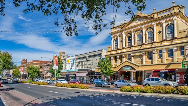  A main street in Orange, NSW