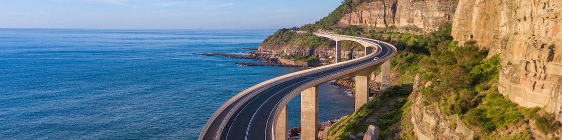 Scenic and sunny day on the Sea Cliff Bridge