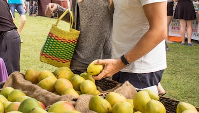 Farmers market: Couple shopping at farmers market