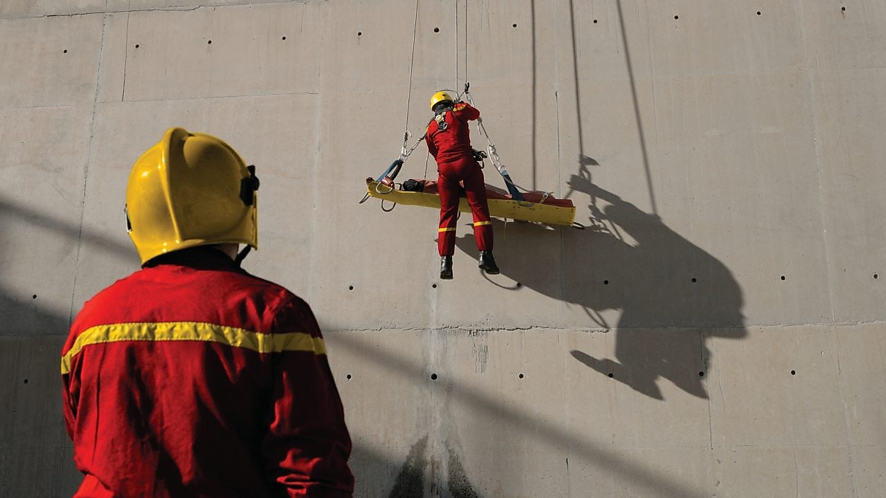 HSSE rescue training exercise at a refinery